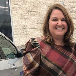 Meet your Posher, Crystal